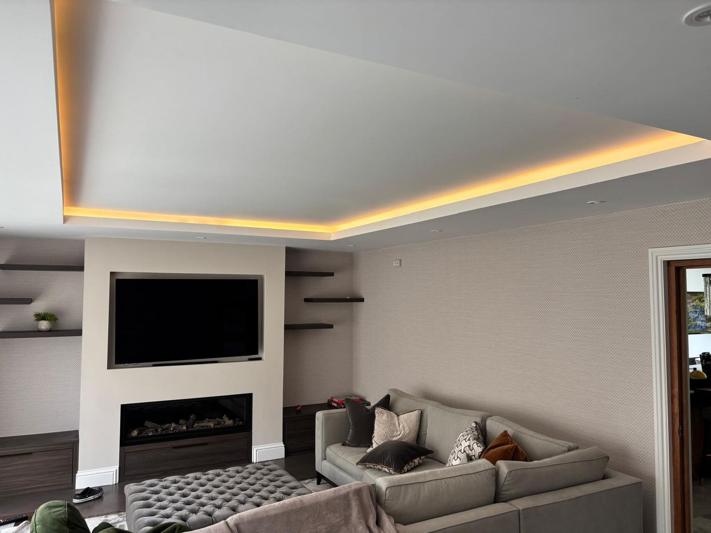 Cardiff — Cove Lighting & Living Room